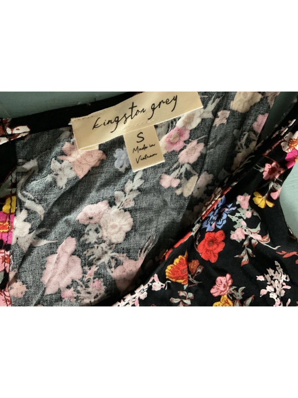 Kingston Black Floral Tie-Shoulder Empire Waist Ruffle Leg Romper Small - Picture 4 of 4